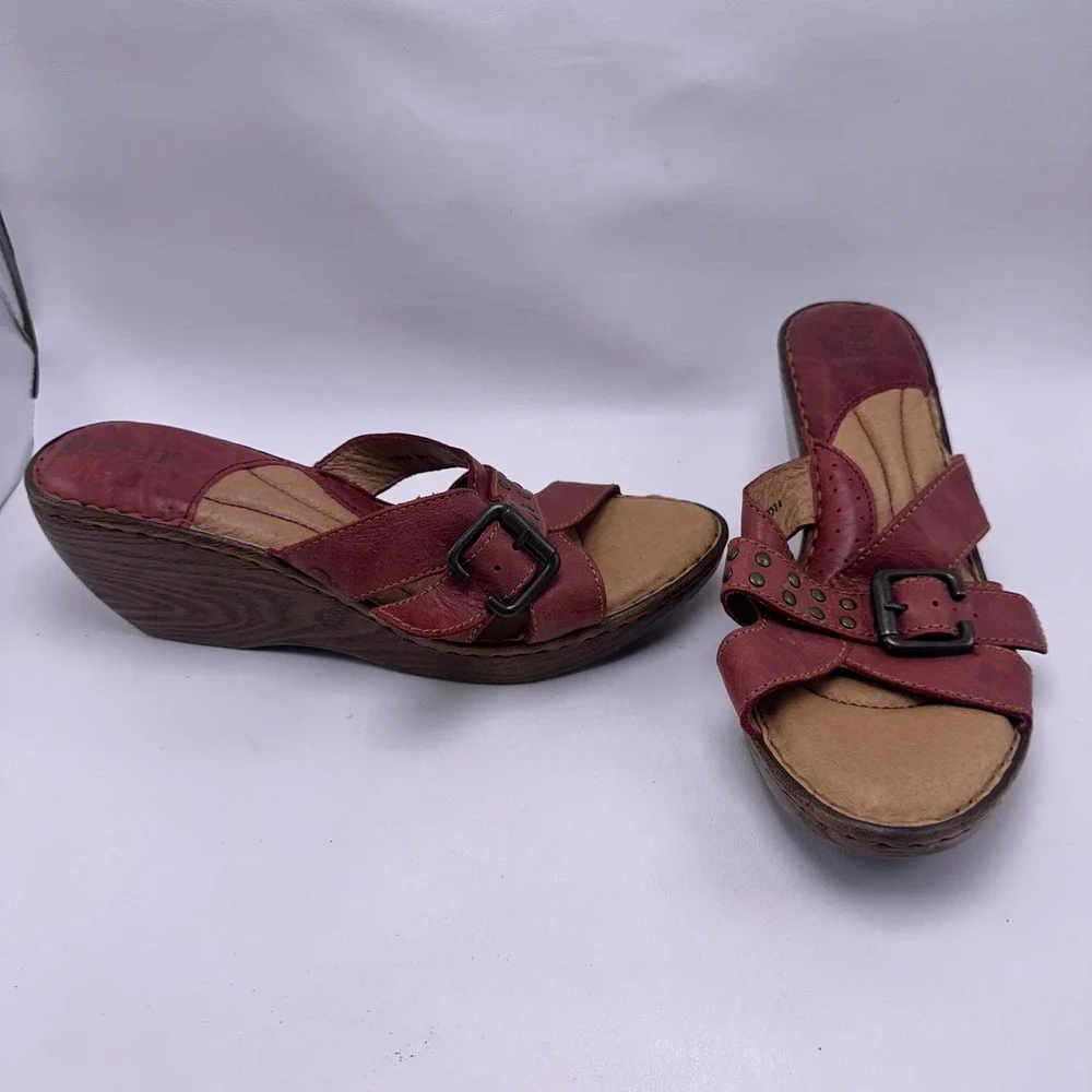 Born Womens Red Leather Studded Wedge Sandals Buckle Straps W52374 Size 11